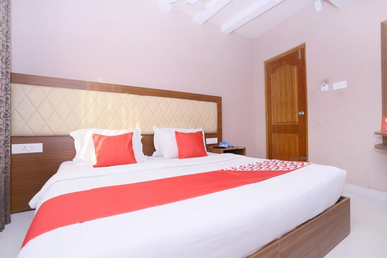 Oyo Flagship 25093 Thamam 4* Kochi