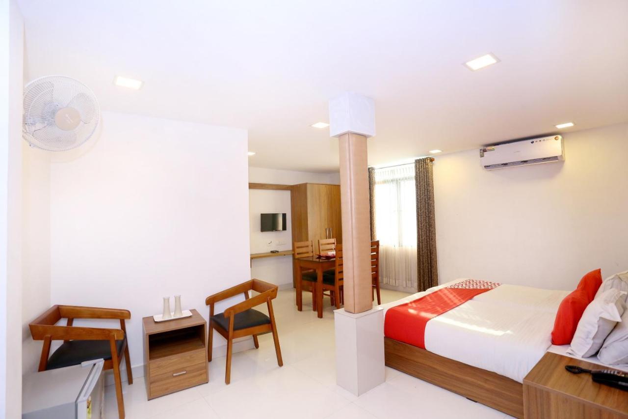 Oyo Flagship 25093 Thamam Kochi
