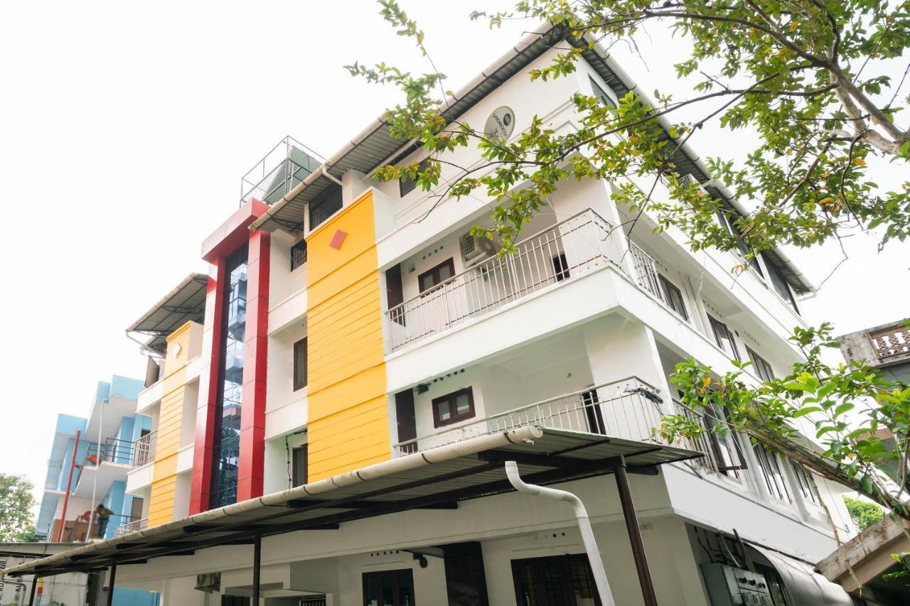 Guest house Oyo Home 49697 Aj Apartments 3*