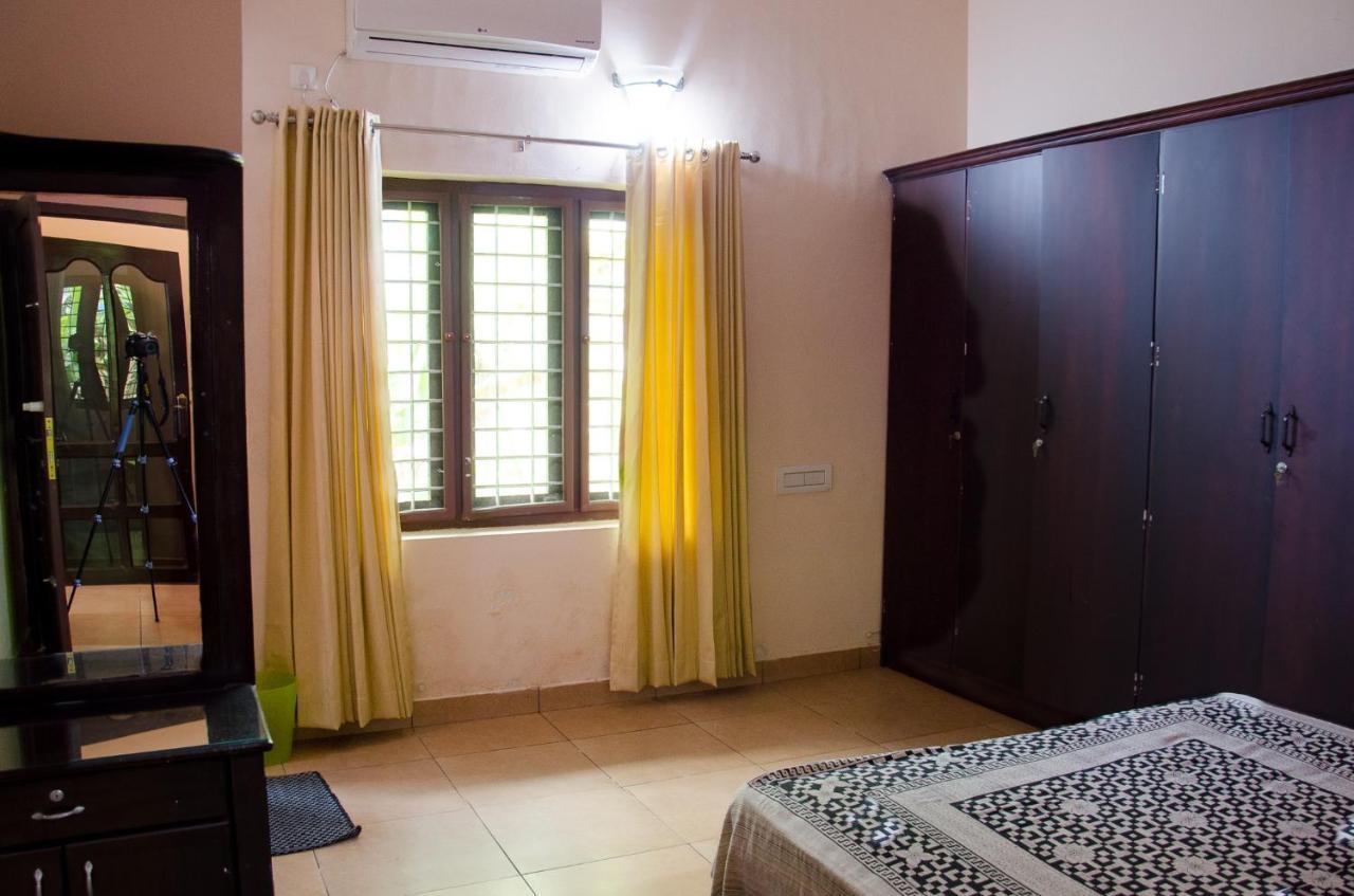 Muralee'S Riverside Villa In Kochi Holiday home *