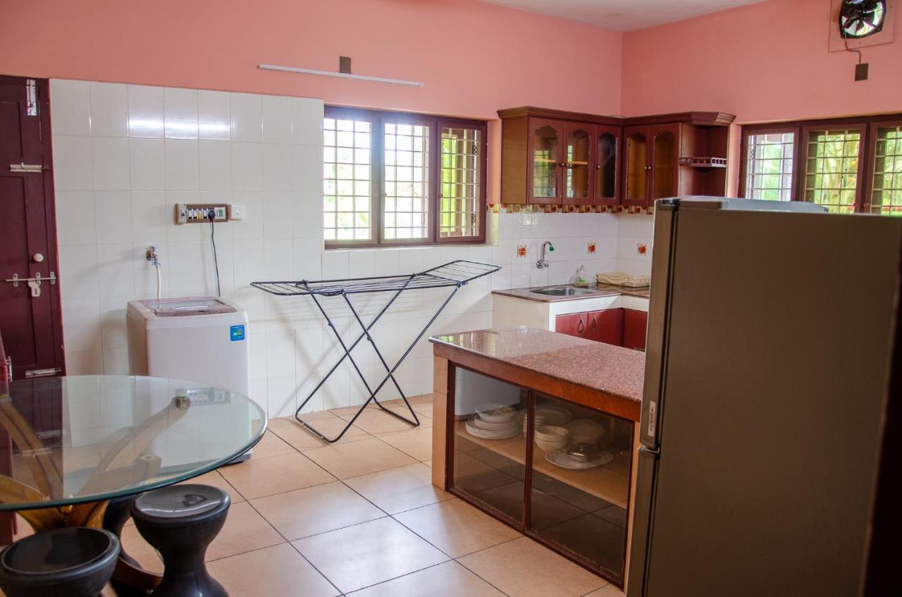 Muralee'S Riverside Villa In Kochi Holiday home *