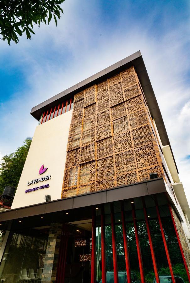 Lavender Infopark Hotel 3*