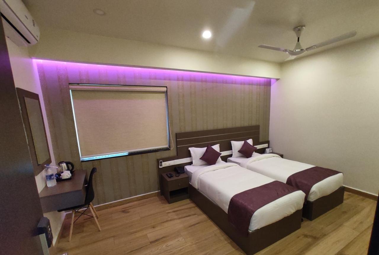 Lavender Infopark Hotel