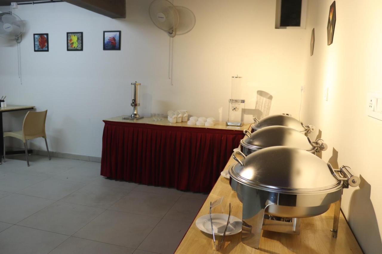 Lavender Infopark Hotel 3*