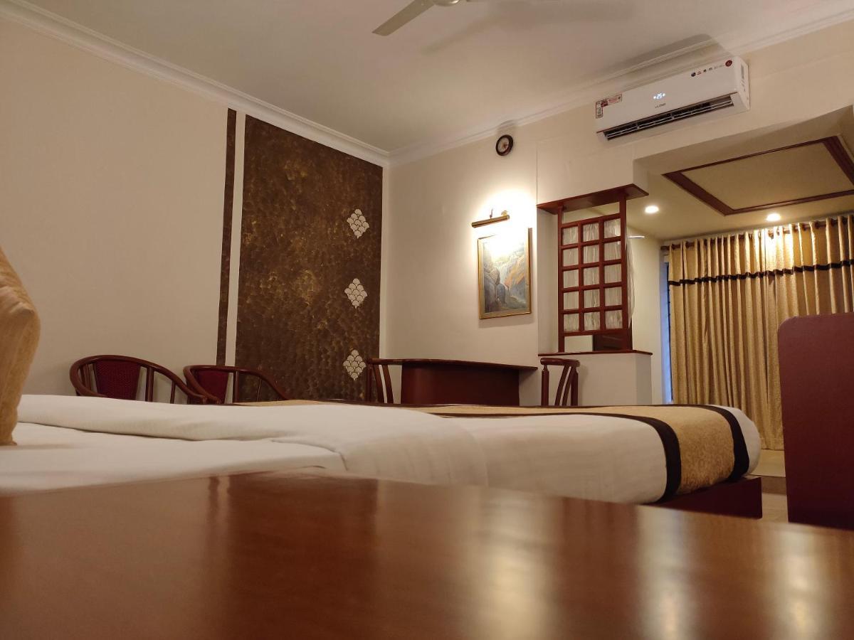 Yuvarani Residency Hotel Kochi