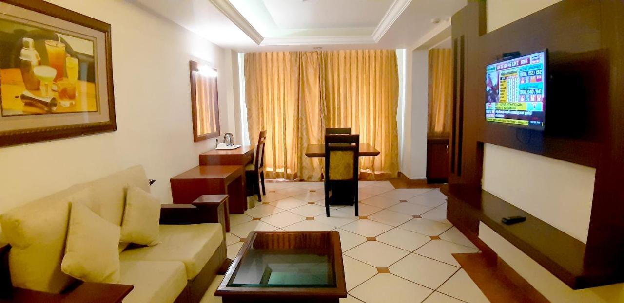 Hotel Emarald Cochin 3*
