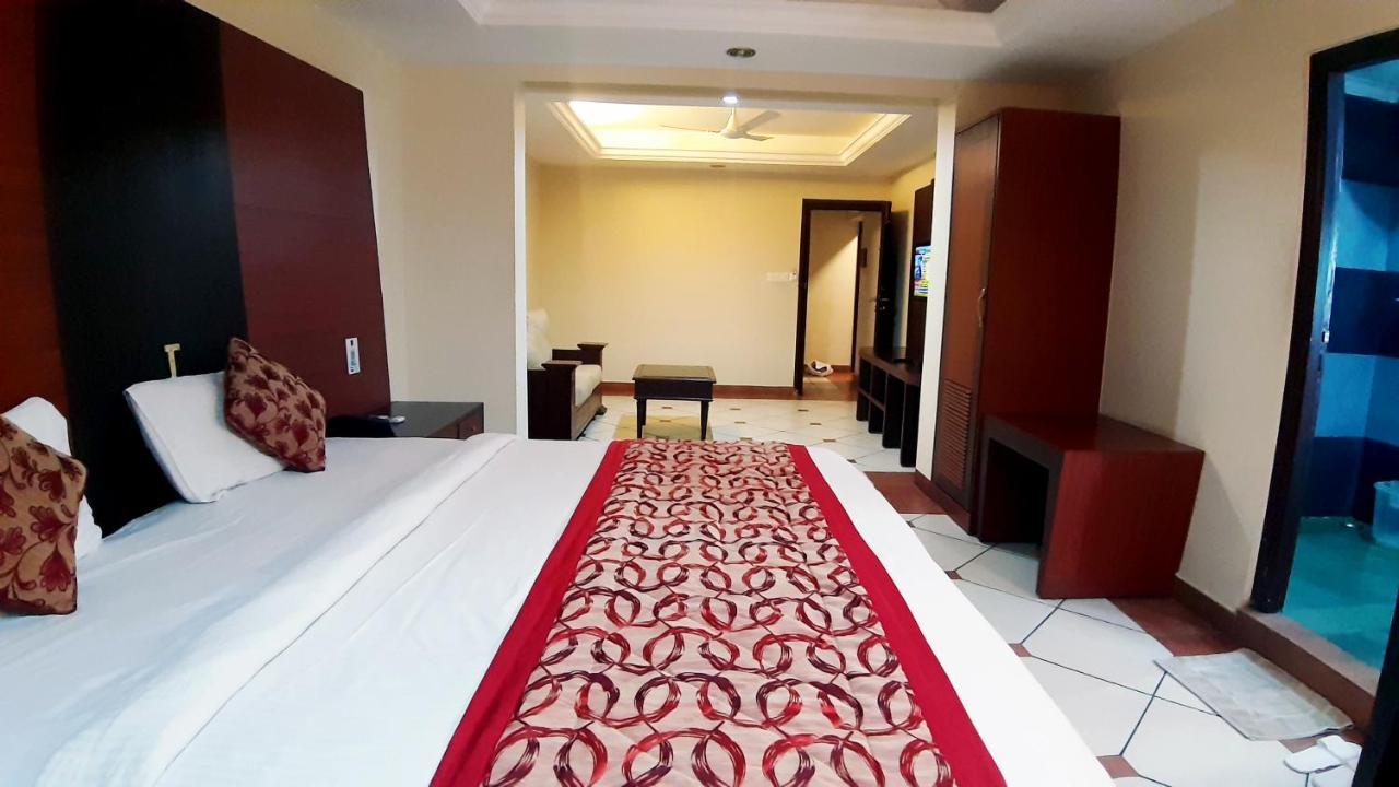 Hotel Emarald Cochin 3*