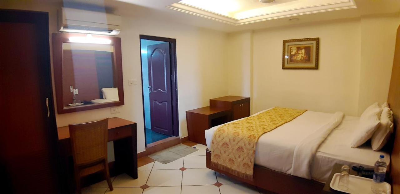 Hotel Emarald Cochin