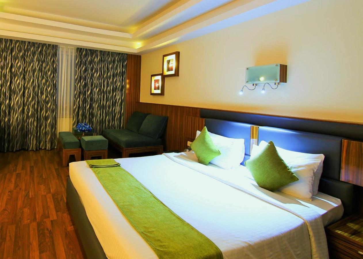 Gokulam Park & Convention Centre 3*