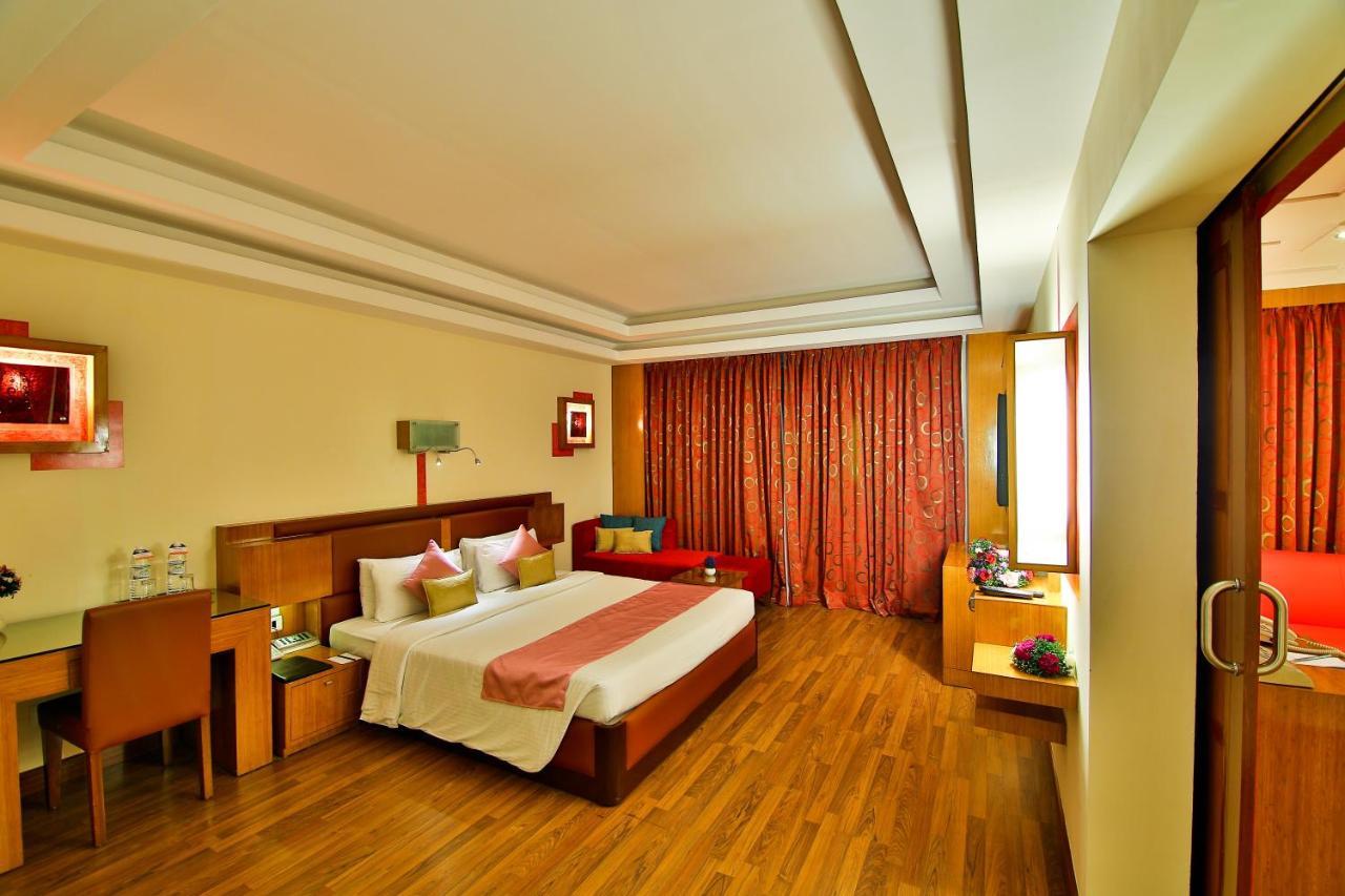 Hotel Gokulam Park & Convention Centre 3*