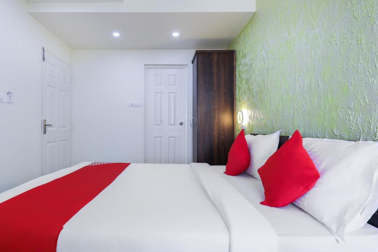 Hotel Capital O 71307 Feathers Kochi