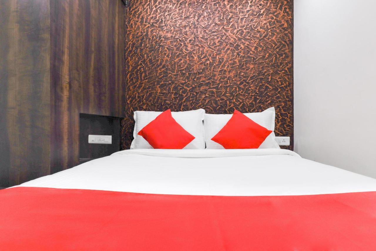 Capital O 71307 Feathers 3* Kochi