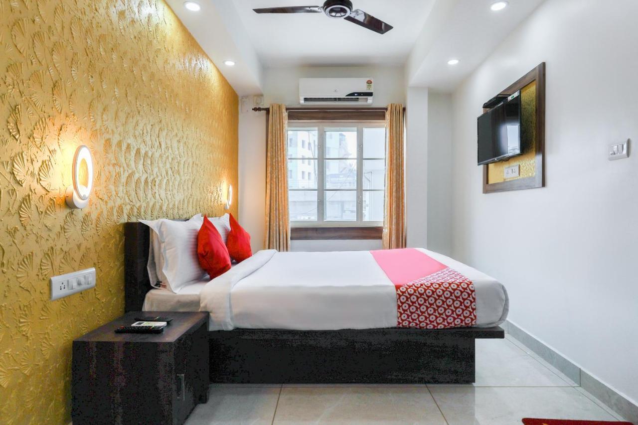 Hotel Capital O 71307 Feathers Kochi