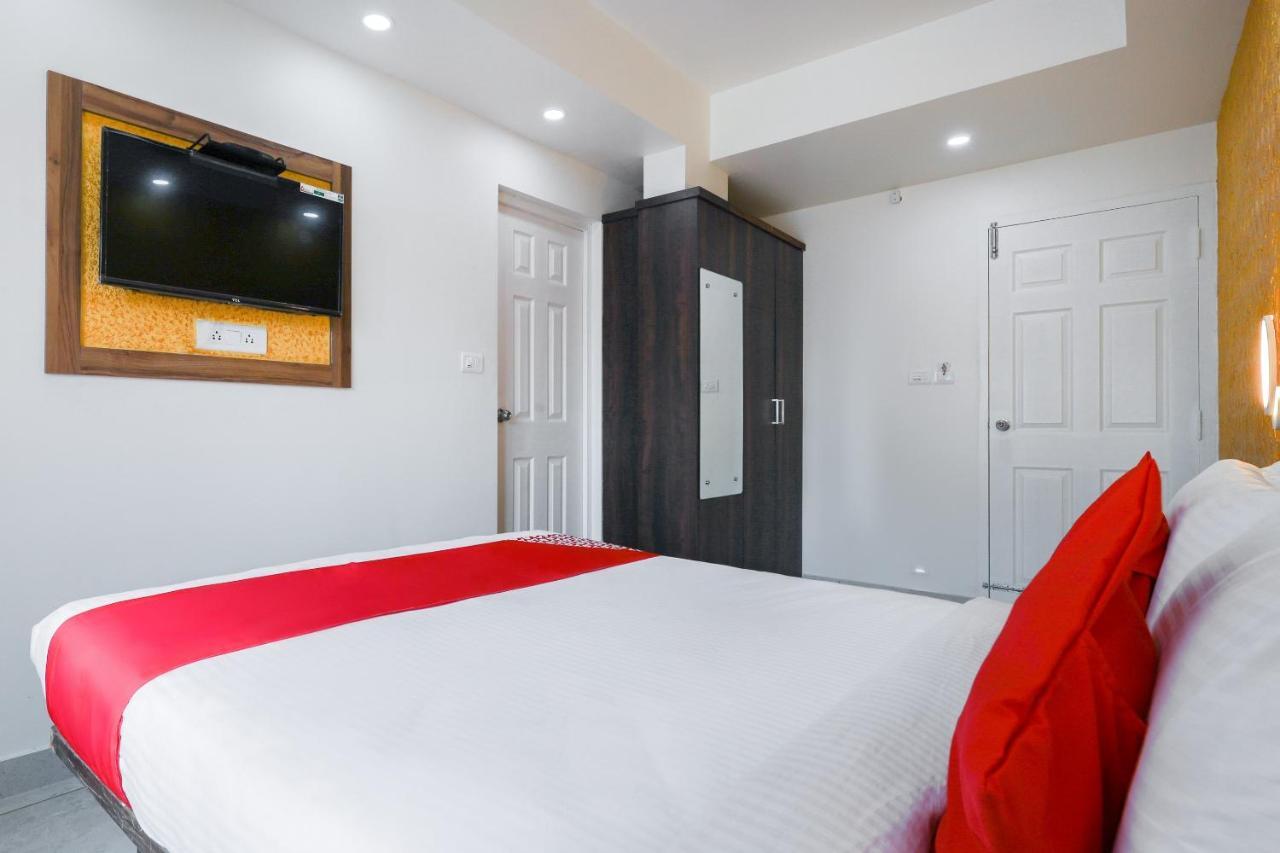 Hotel Capital O 71307 Feathers