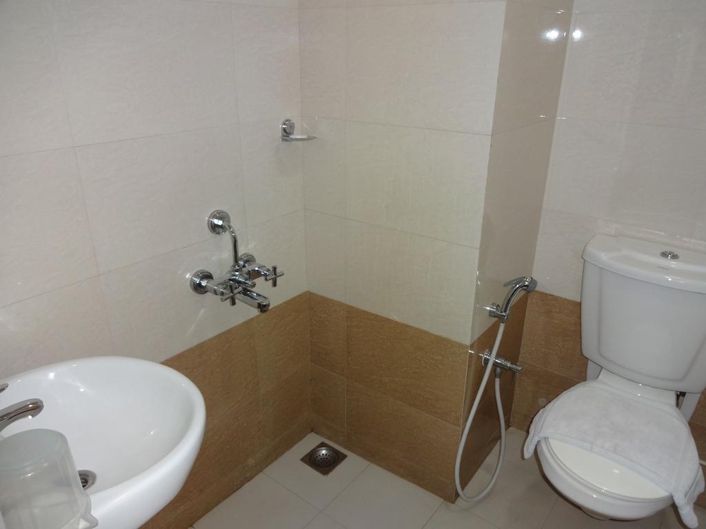 Kunnathan Residency Hotel Kochi