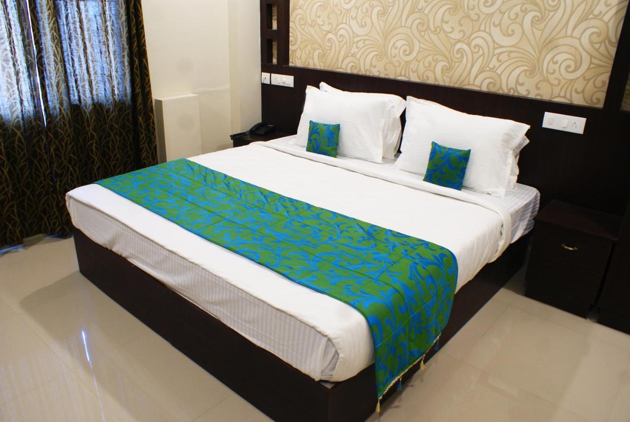 Collection O 8267 Galaxy Hotel Kochi