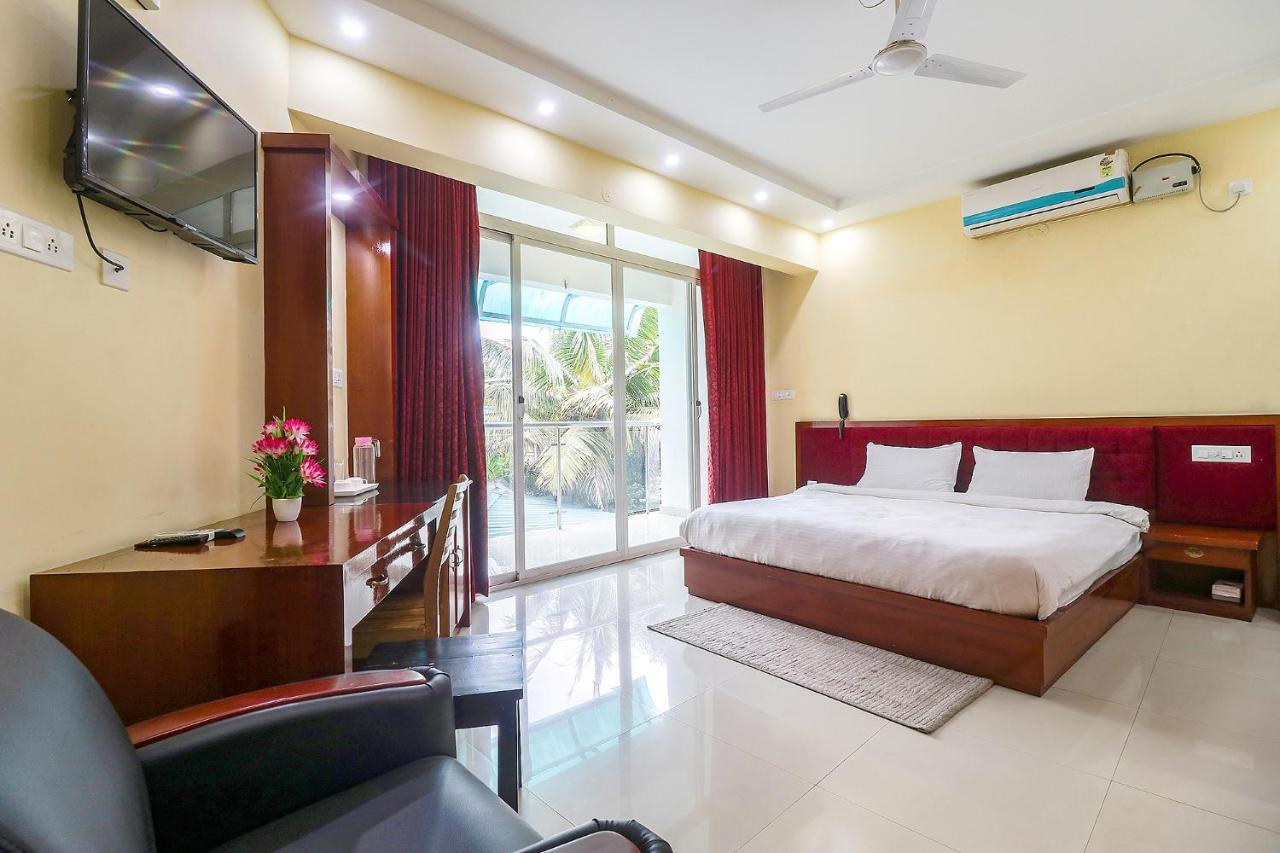 Hotel Fabhotel Ghala Residency Kochi