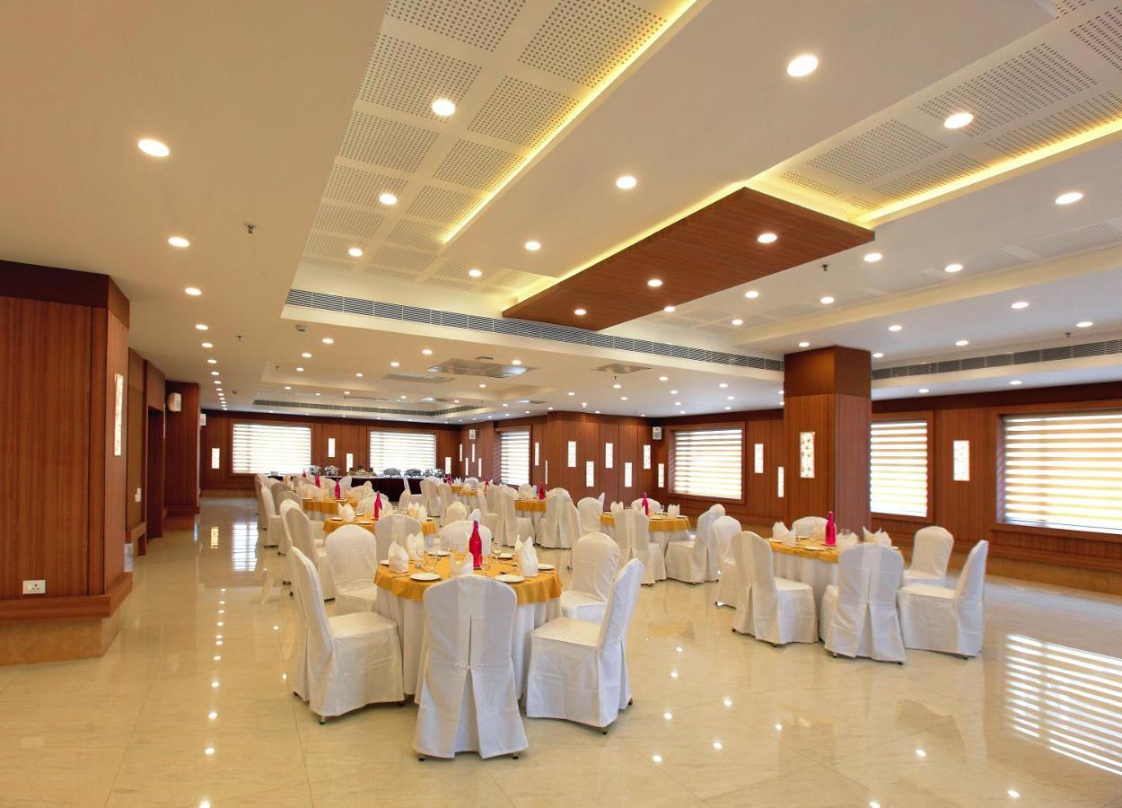 Hotel Tribute Royale Kochi