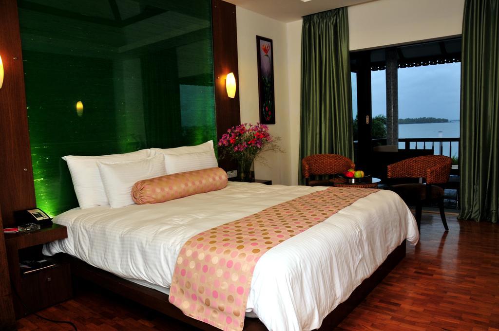 Ramada By Wyndham