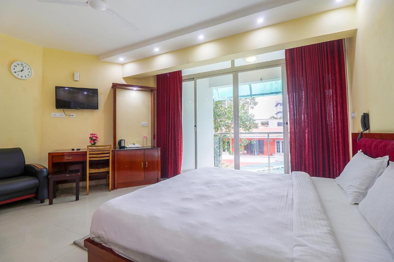 Hotel Fabhotel Ghala Residency Kochi