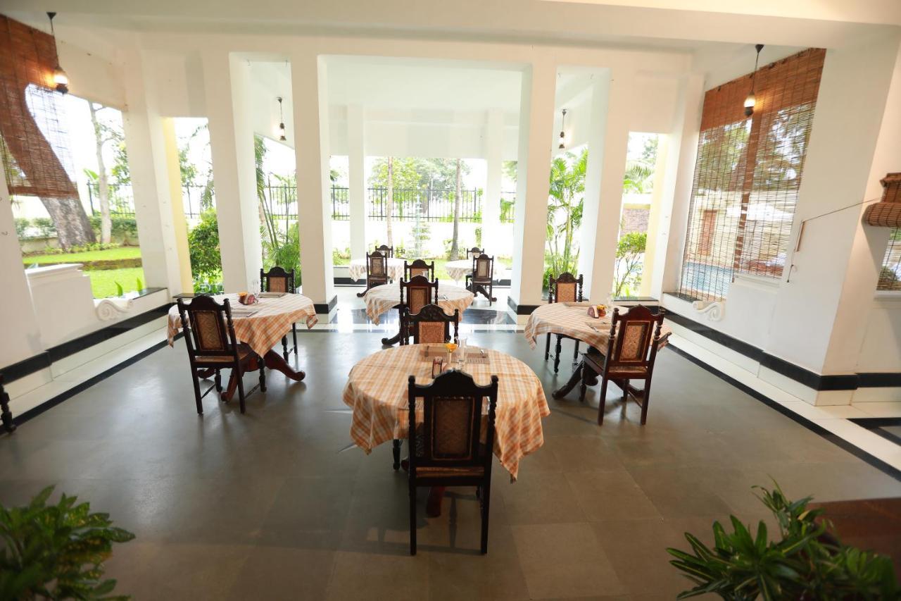Resort Amritara The Poovath Beachfront Heritage, 4*