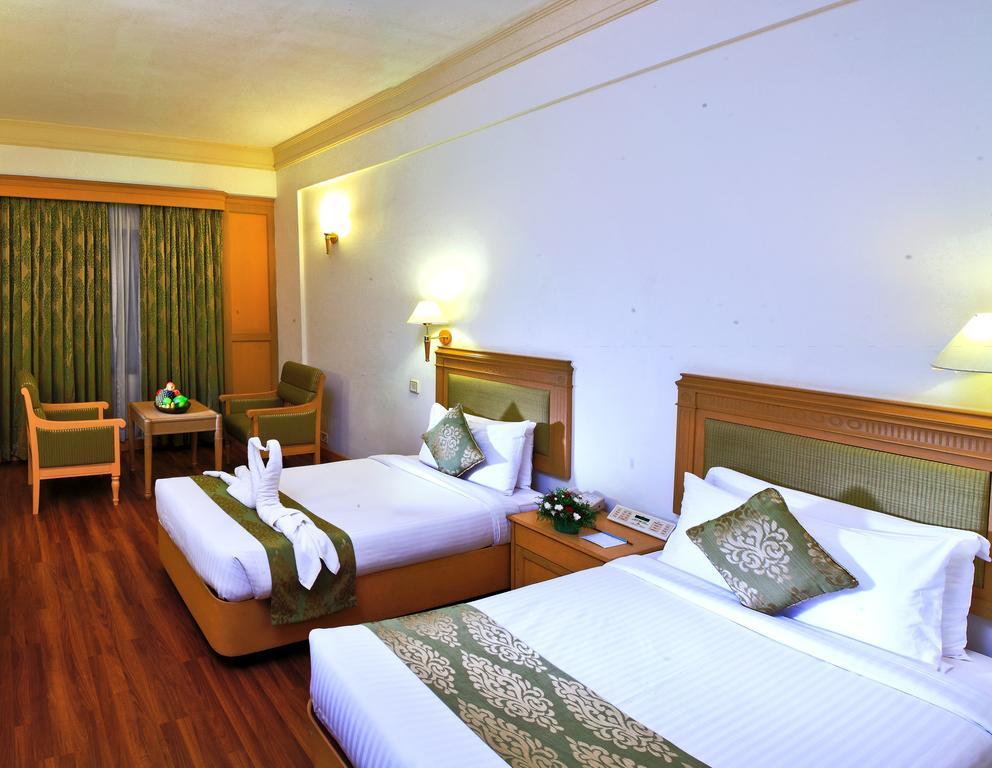 Hotel Abad Atrium 4*
