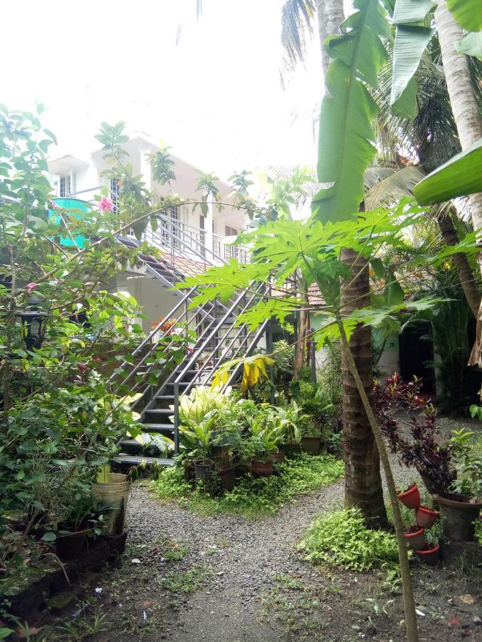 Coconut Grove Homestay *