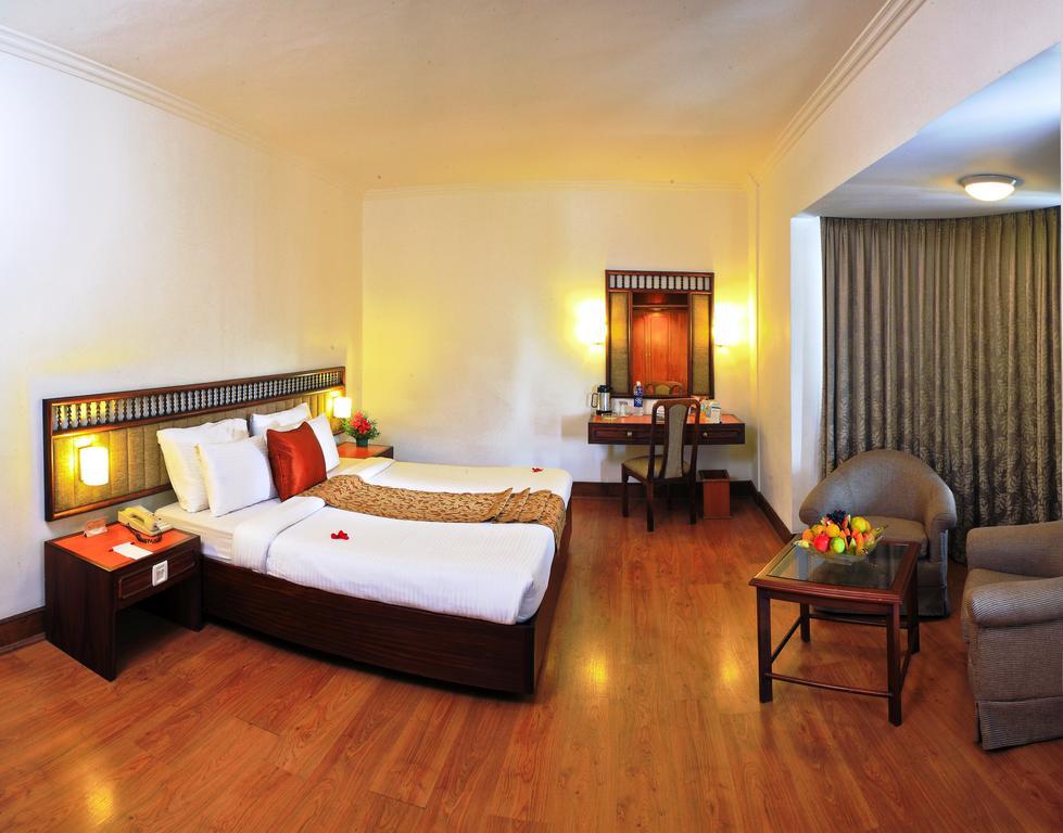 Abad Plaza Hotel 4*