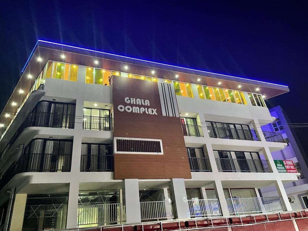 Hotel Premier Residency *