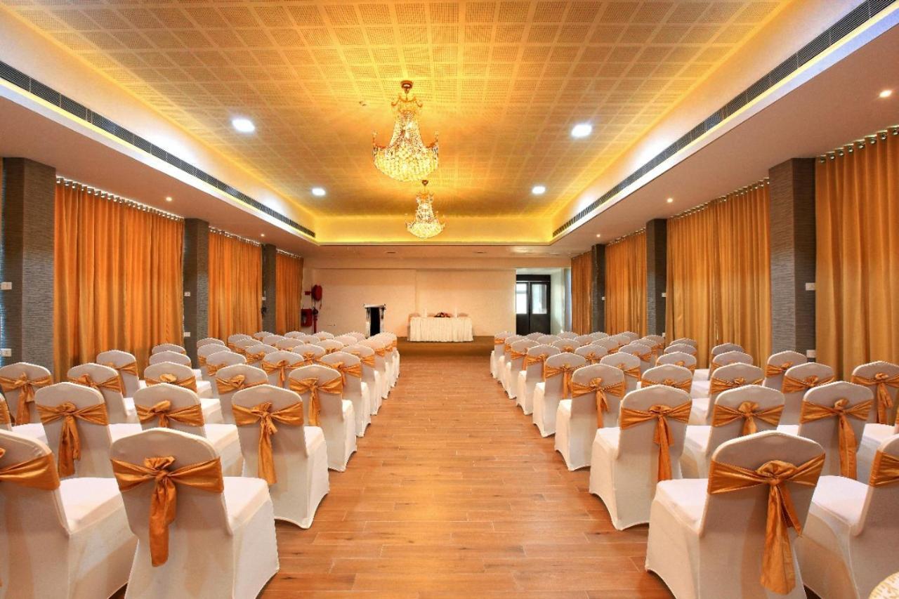 Hotel Raas Residency 4*