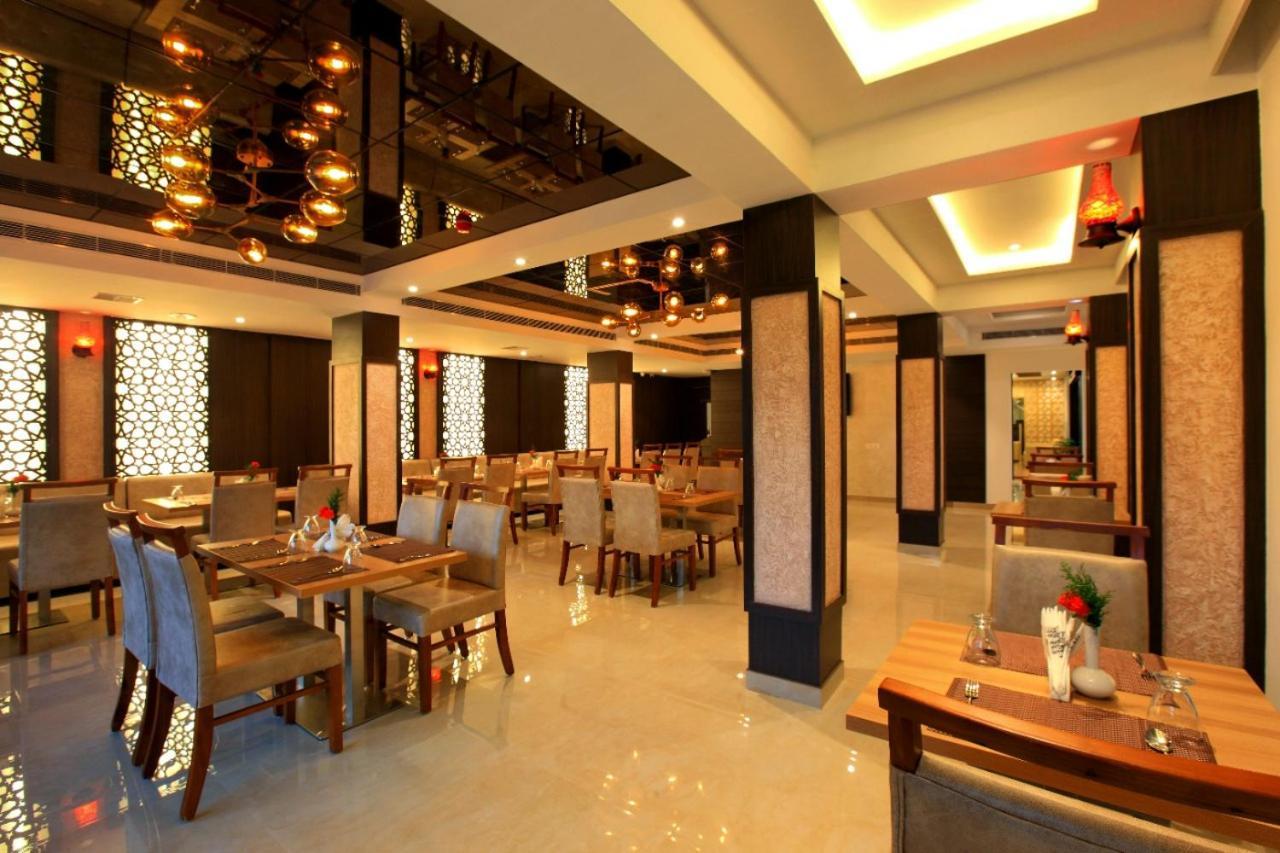 Raas Residency Hotel 4*