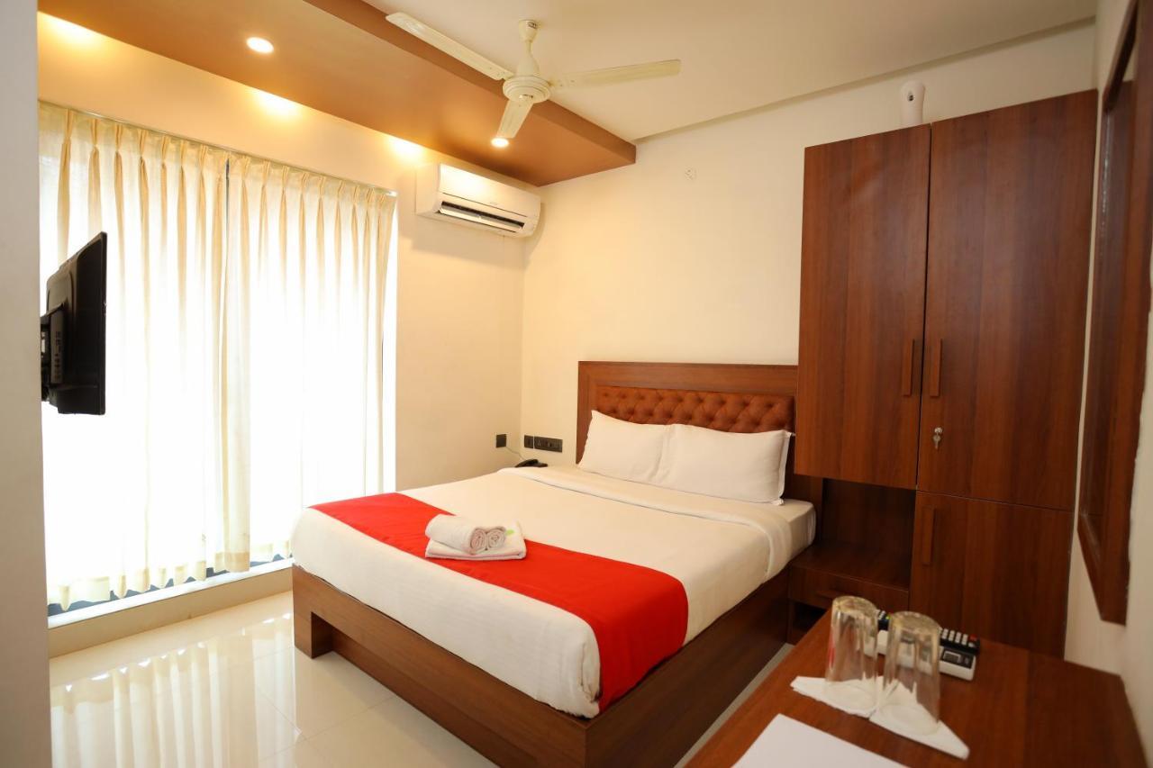 Hotel Q One Plaza
