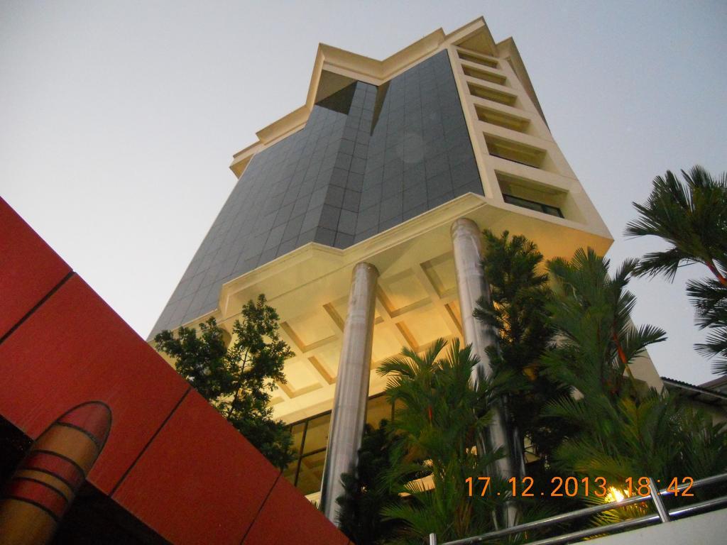 Hotel Gokulam Park & Convention Centre