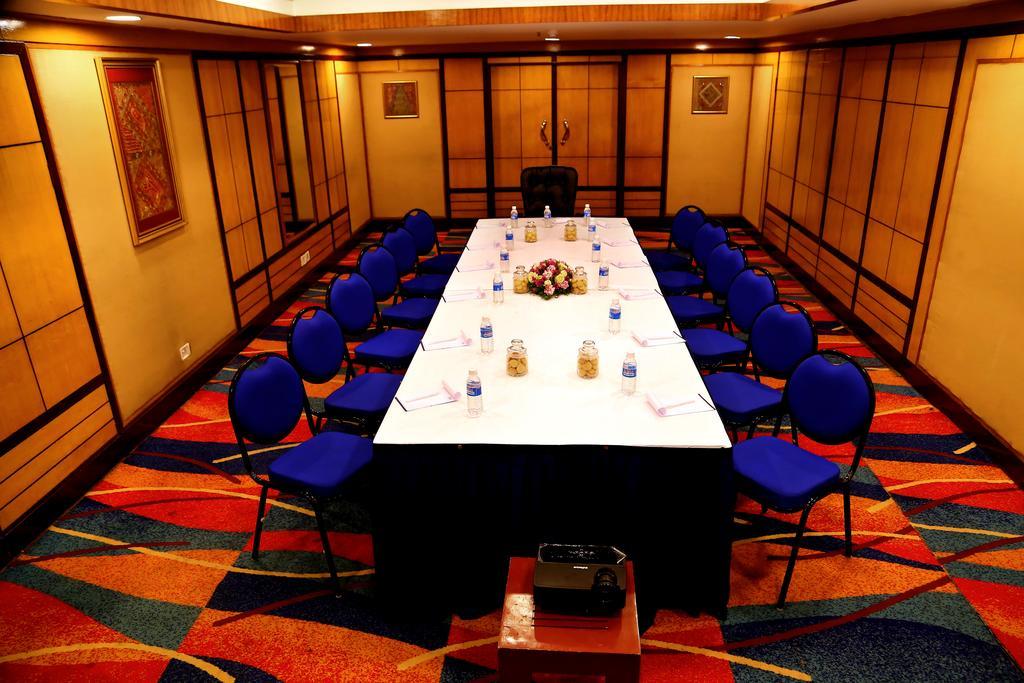 Hotel Gokulam Park & Convention Centre Kochi