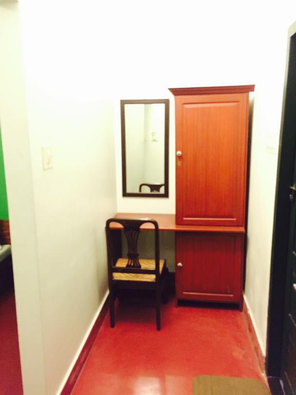 Elphinstone Residency Bed & Breakfast 2*
