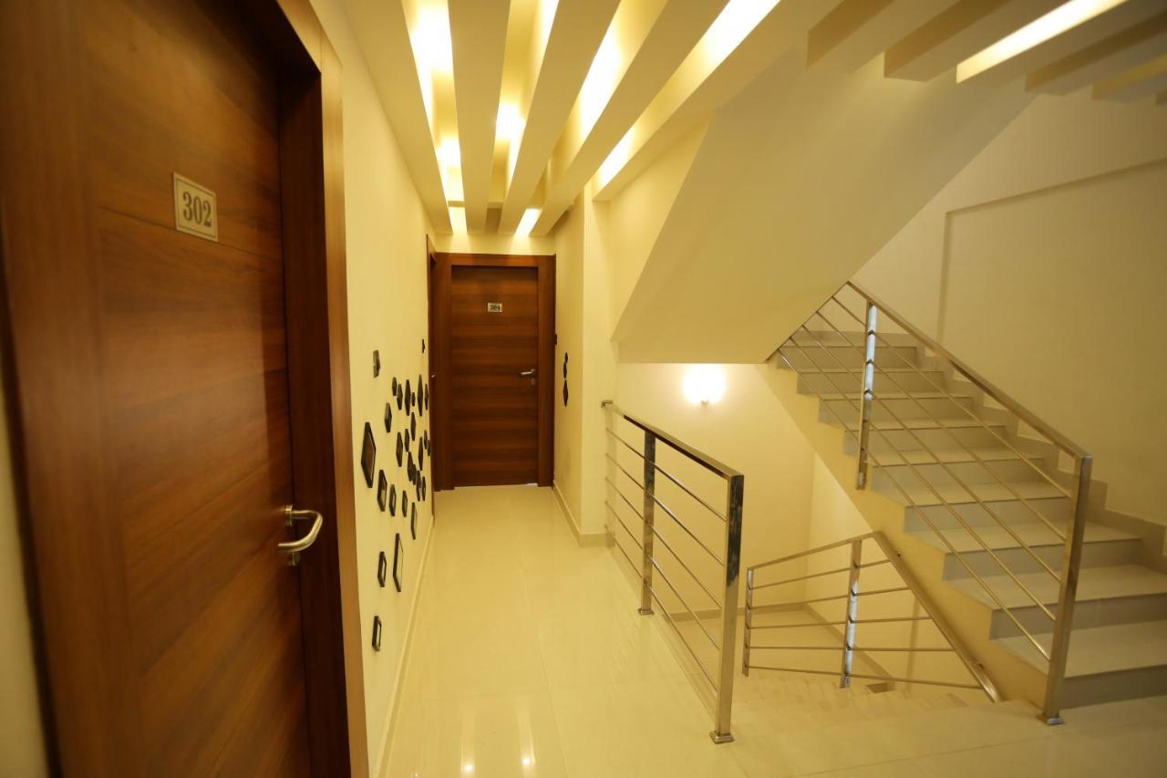 Q One Plaza Hotel 3*