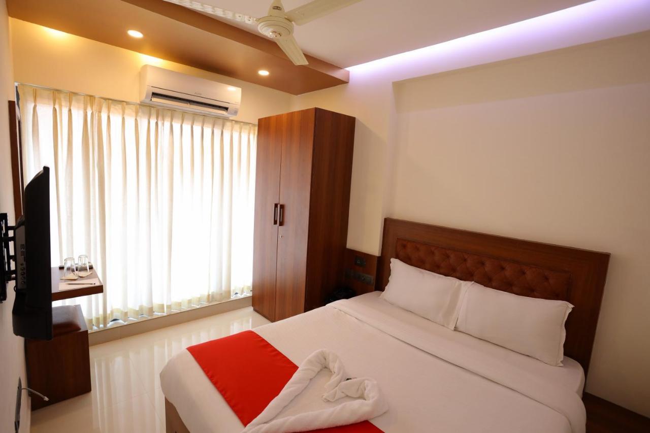 Hotel Q One Plaza Kochi
