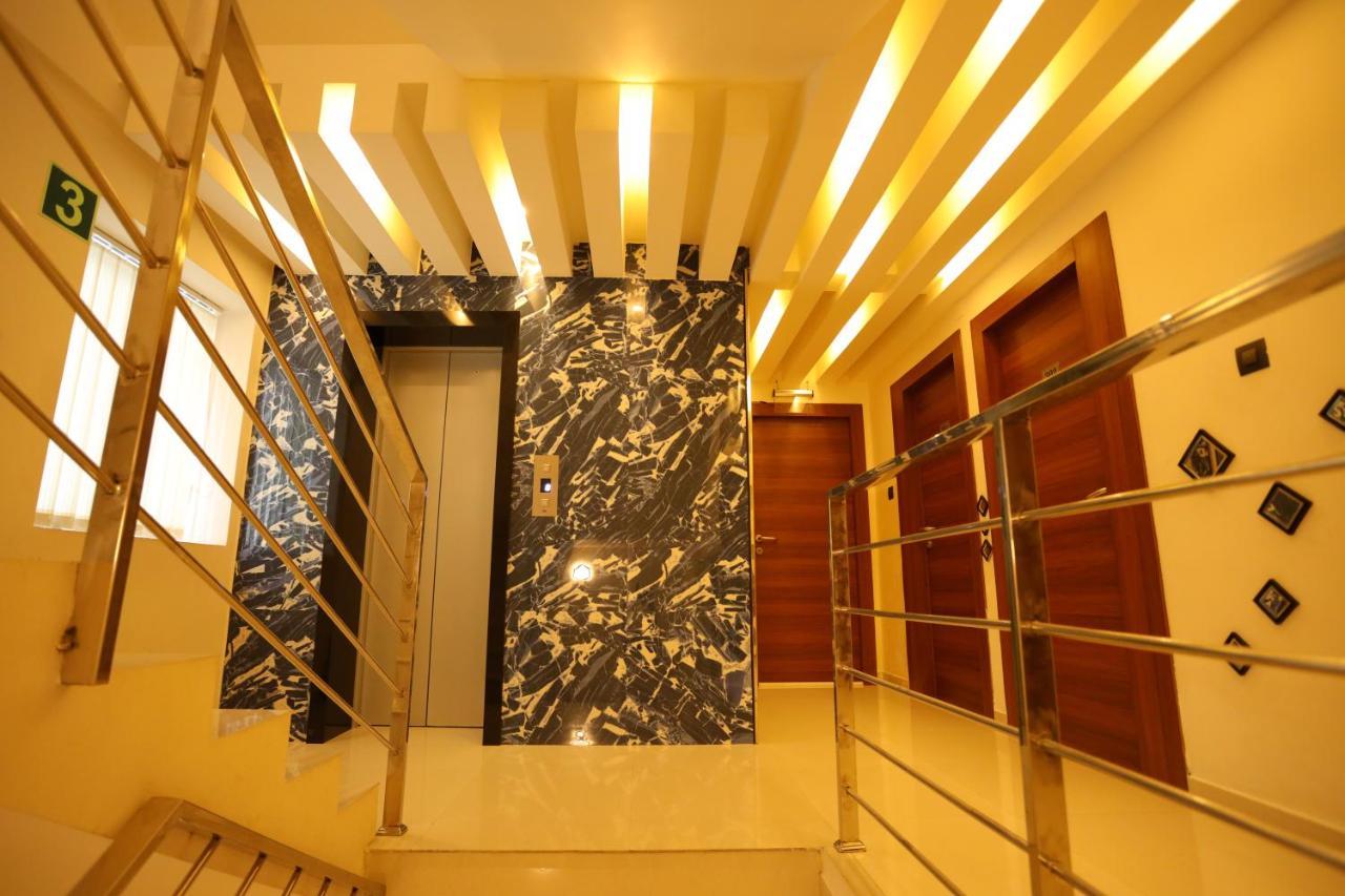 Q One Plaza Hotel 3*