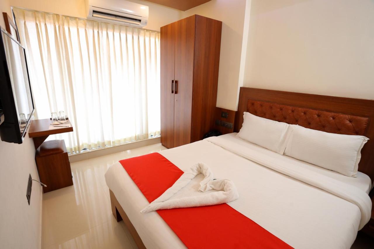 Q One Plaza Hotel 3*