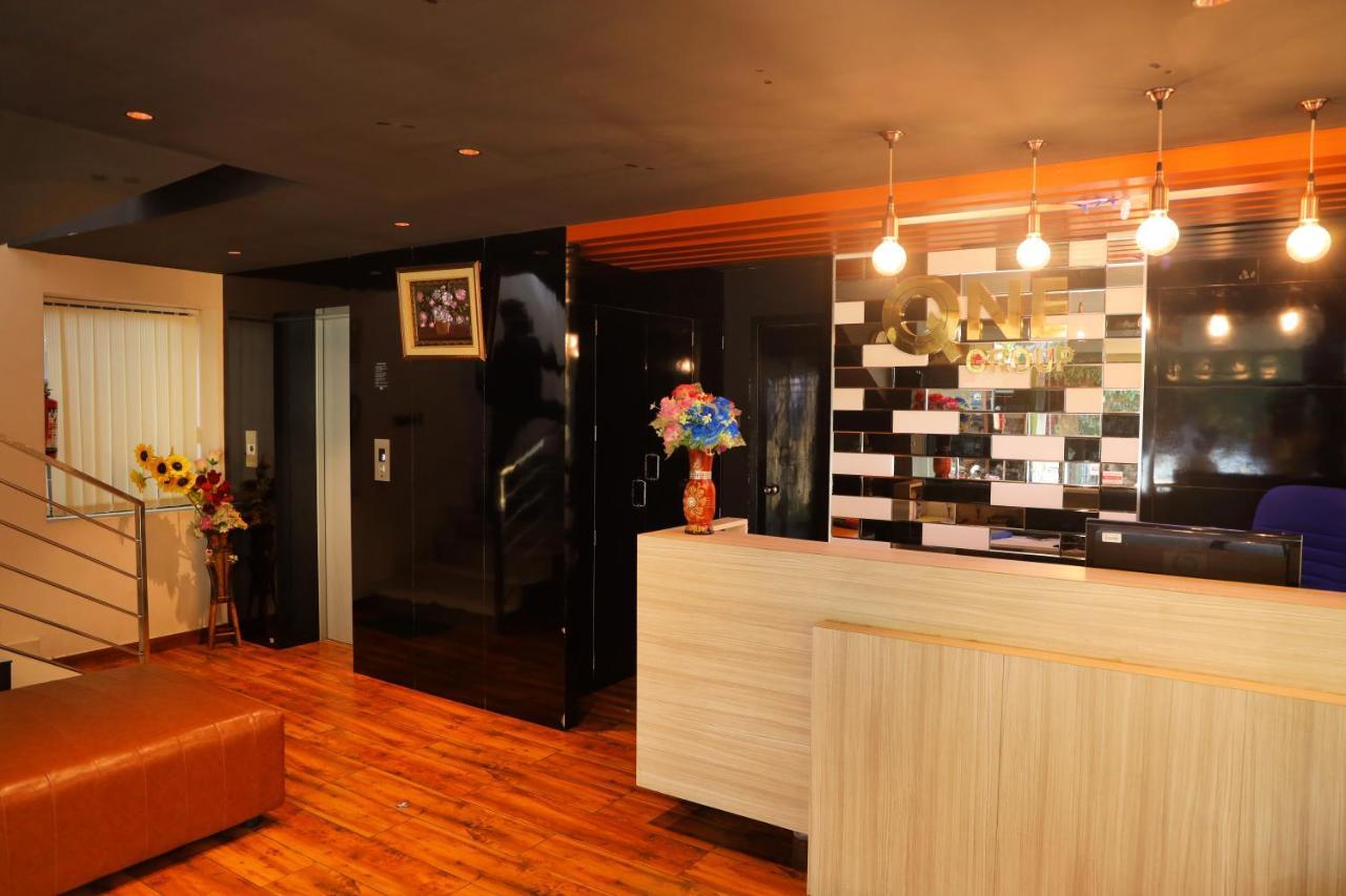 Hotel Q One Plaza