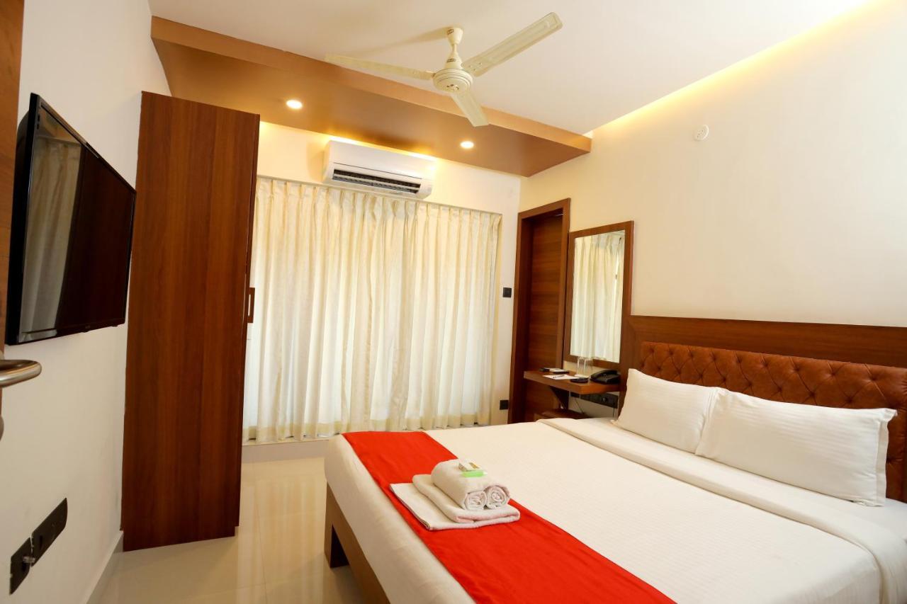 Hotel Q One Plaza