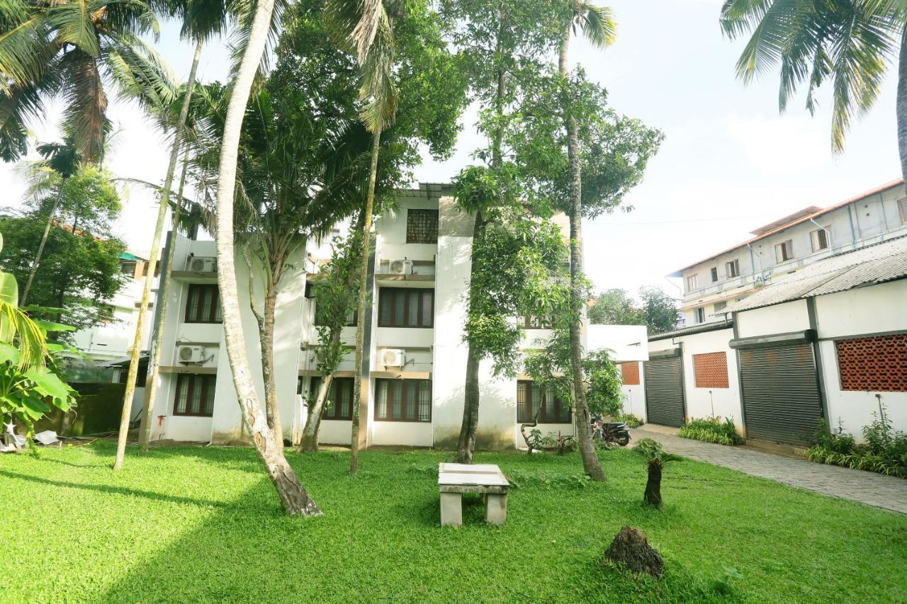 Oyo 42127 Thomsun Garden Hotel Kochi