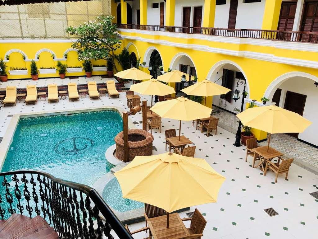 Hotel Forte Kochi Kochi