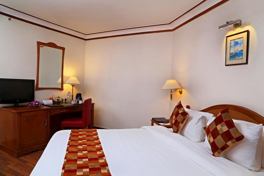 Gokulam Park & Convention Centre Hotel 3*