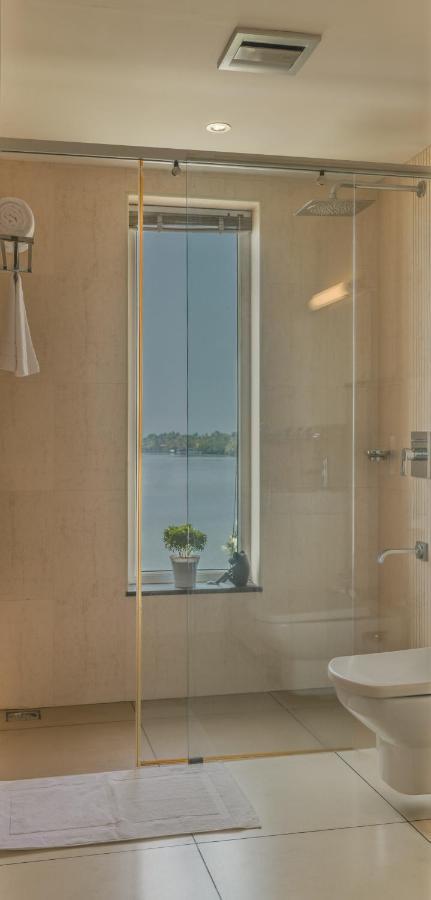 Homestay Waters Edge - A Vkation Experience Kochi
