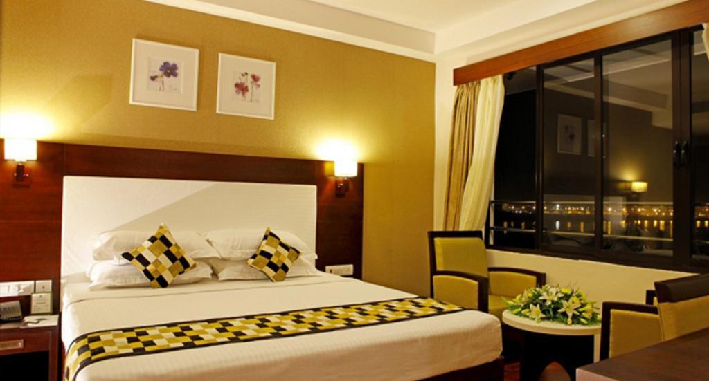 Cochin Seaport 4*