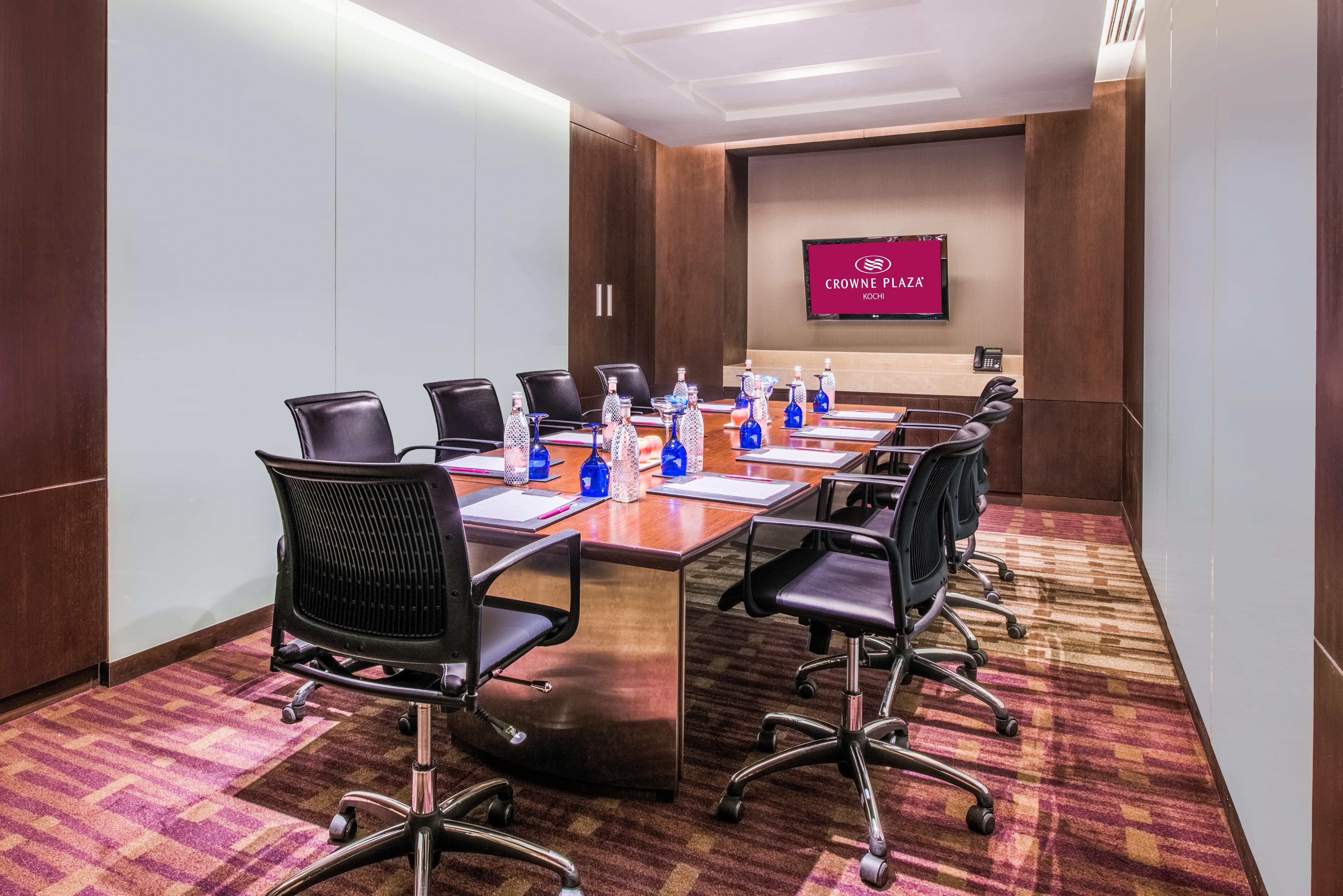 Crowne Plaza By Ihg Hotel 5*