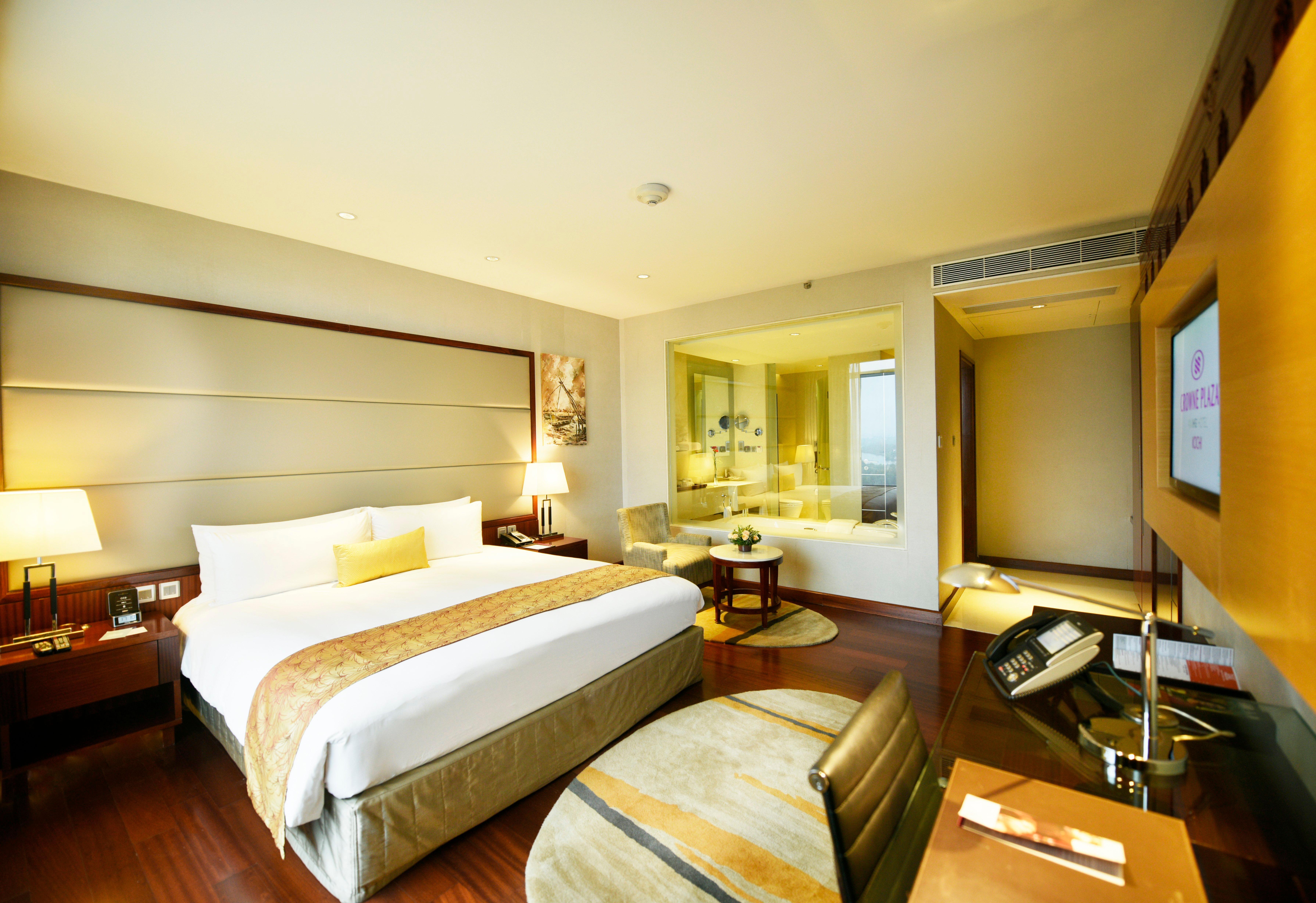 Crowne Plaza By Ihg Hotel 5*