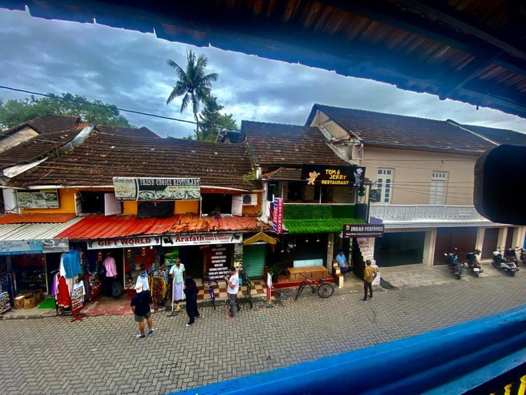 Brisbane & Hostel Kochi