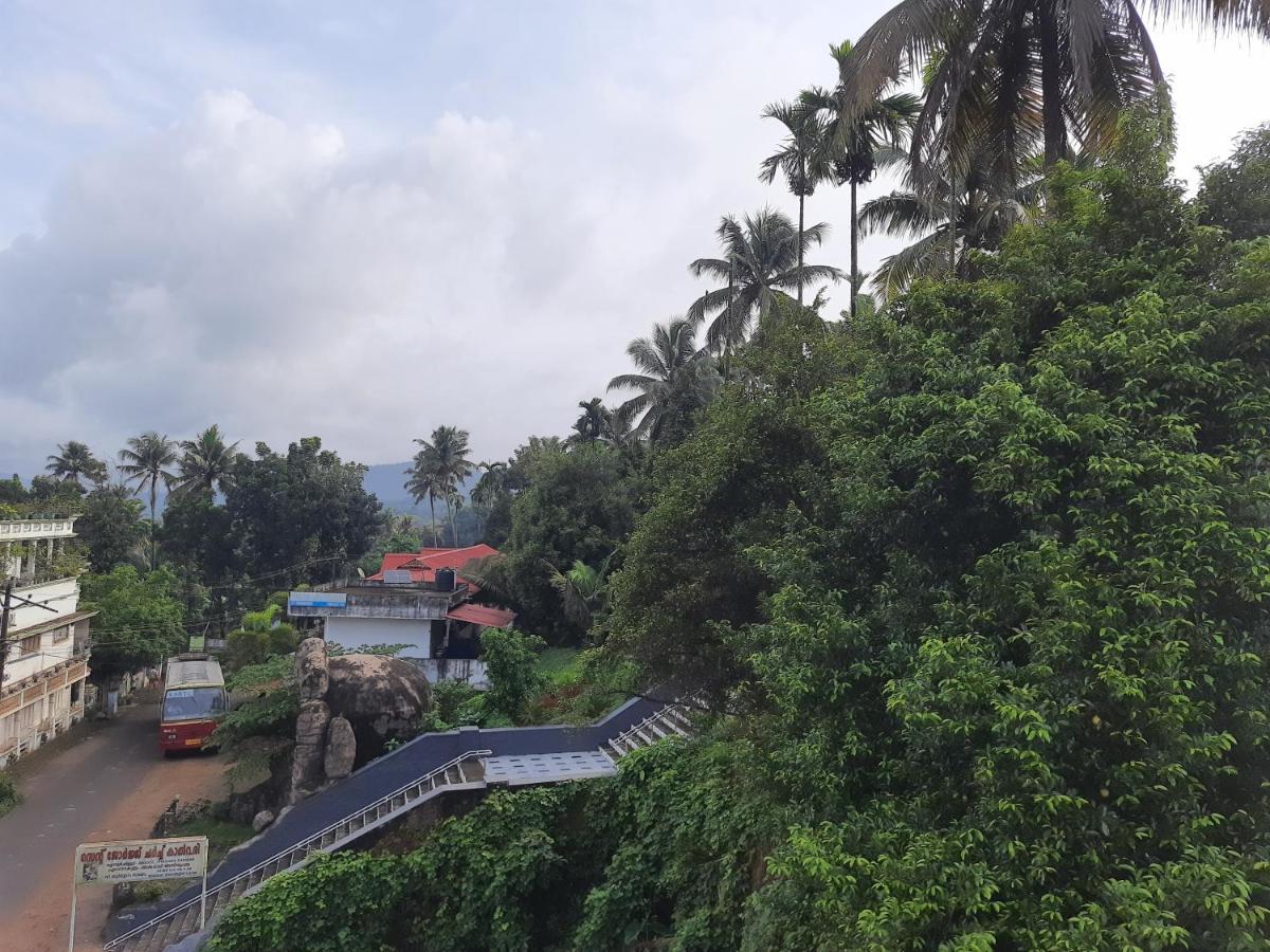 Hotel Emerald Royal Residency